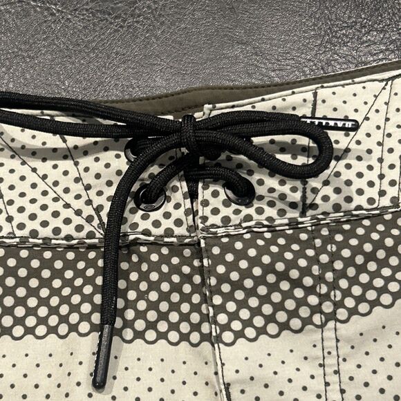 Oakley Board Shorts Mens 36 Performance Fit Swimming Surf Green Swim Trunks - Picture 4 of 7